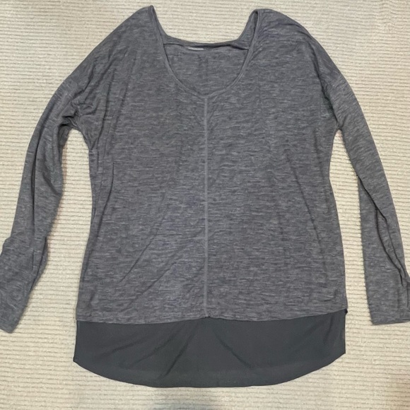 Danskin Ladies Small longsleeve top, blue/grey with sheer extension bottom. - Picture 3 of 13